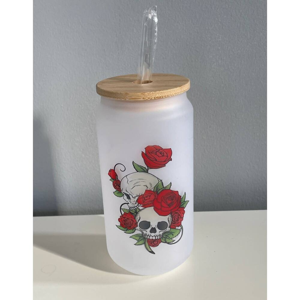Skull & Roses Frosted Glass Tumbler w/Straw & Bamboo Lid 16 oz